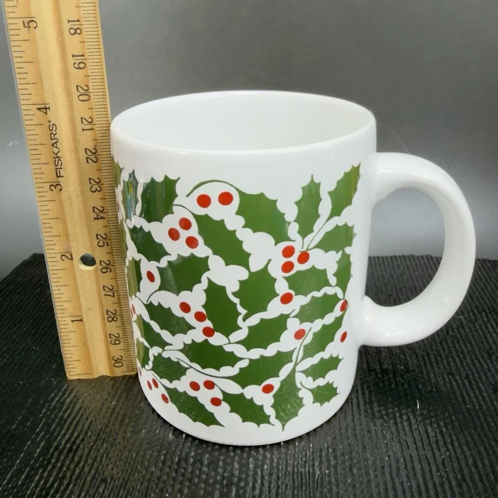 Waechtersbach‎ Holly on White Christmas Coffee Mug Cup Ceramic Stoneware Spain